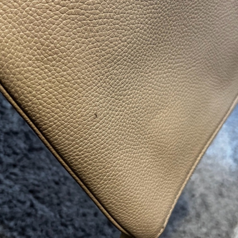 Michael Kors Pebbled Leather iPad Tablet Sleeve - Picture 8 of 9